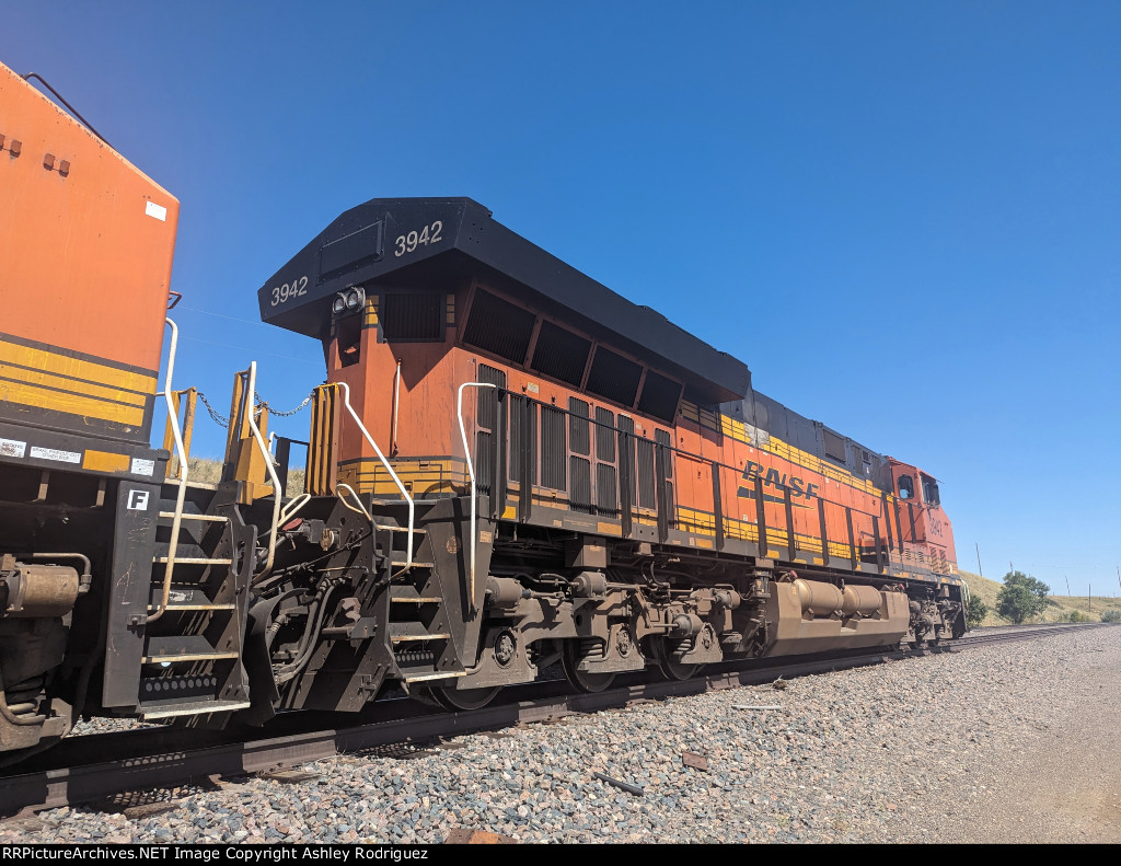 BNSF 3942